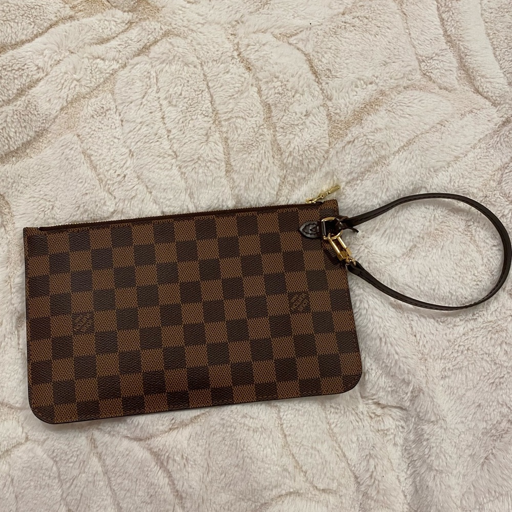 AUTHENTIC LOUIS VUITTON POUCHETTE /WRISTLET